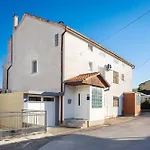 Anna Apartment
